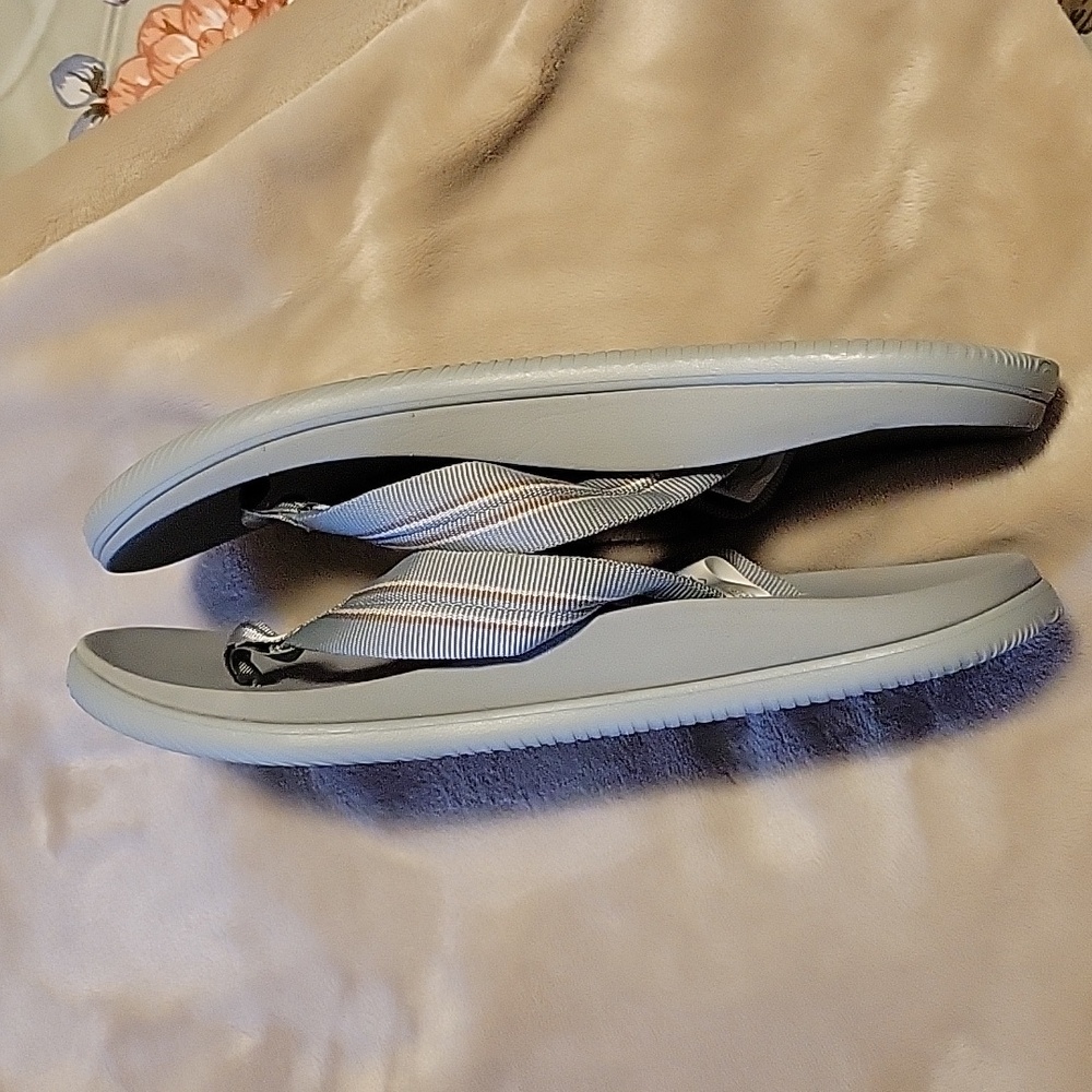 Chaco arch support flip flops- blue/grey - Picture 3 of 10